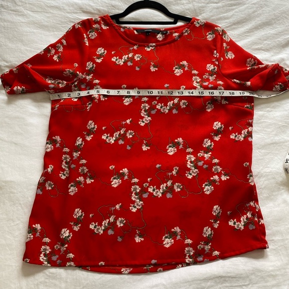 Cero Moda Red Floral Top Size Medium - Picture 5 of 7